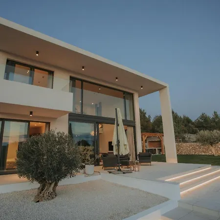 Maris Villa