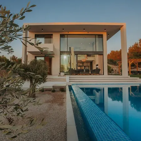 Maris Villa