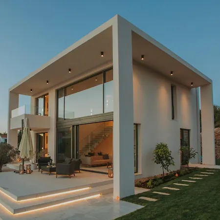 Maris Villa