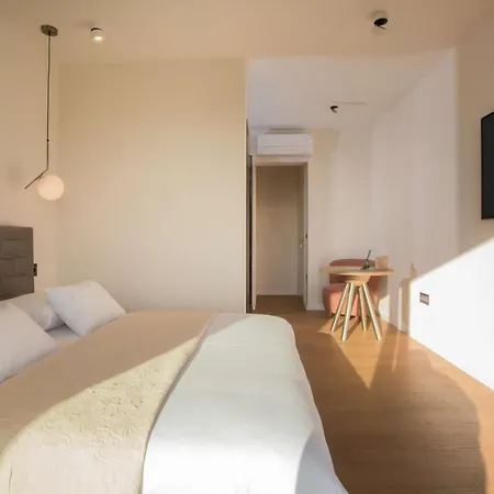 Maris Villa *